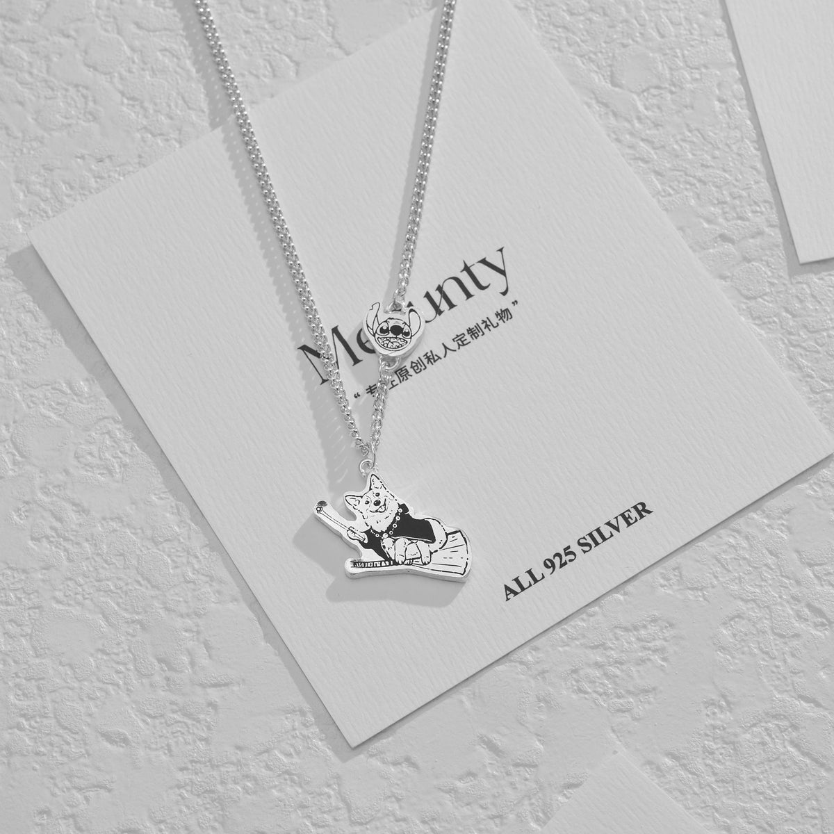 Collier en argent personnalisé avec portrait d'animal de compagnie gravé