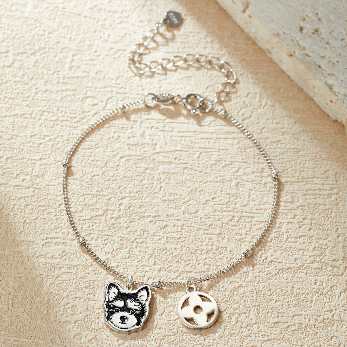 Silberarmband mit individueller Gravur und Haustierporträt