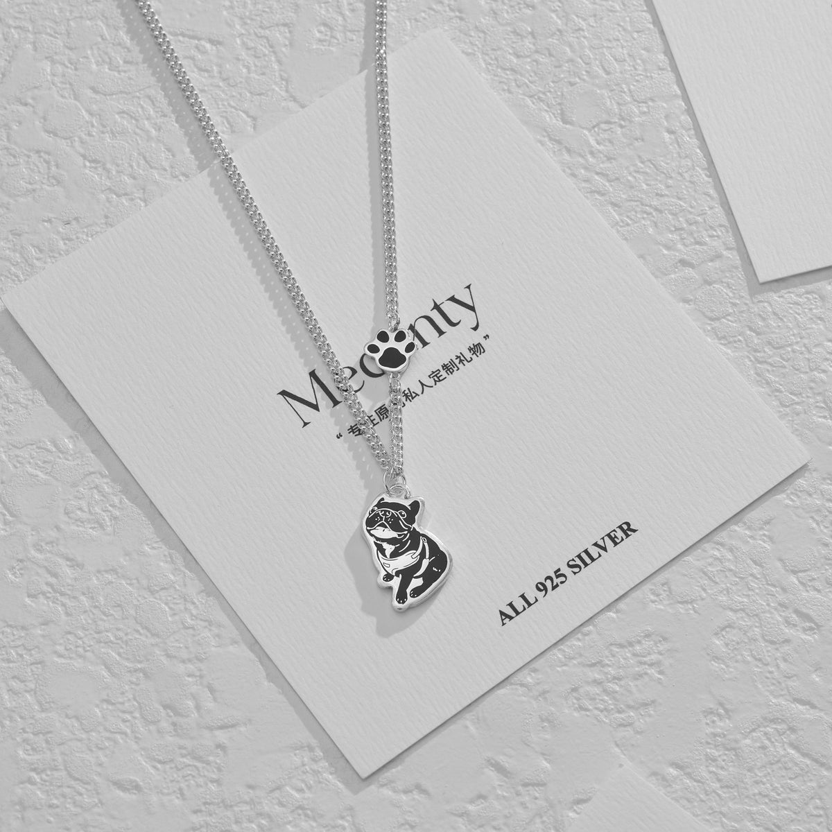 Collier en argent personnalisé avec portrait d'animal de compagnie gravé
